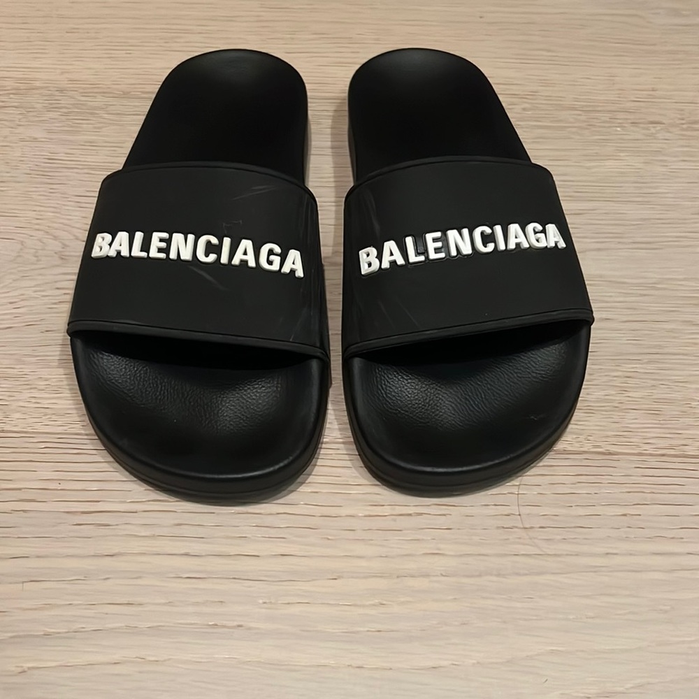 Balenciaga Pool Slides